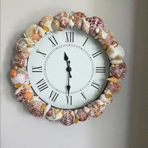 Seashell and pearl encrusted clock
